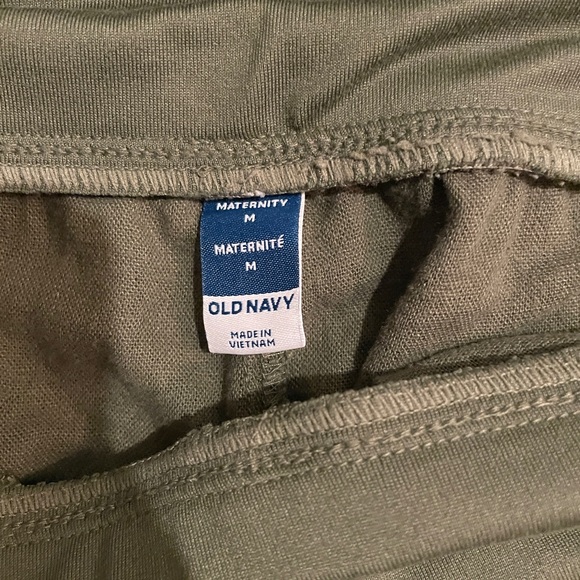 Maternity shorts lot - Picture 3 of 5